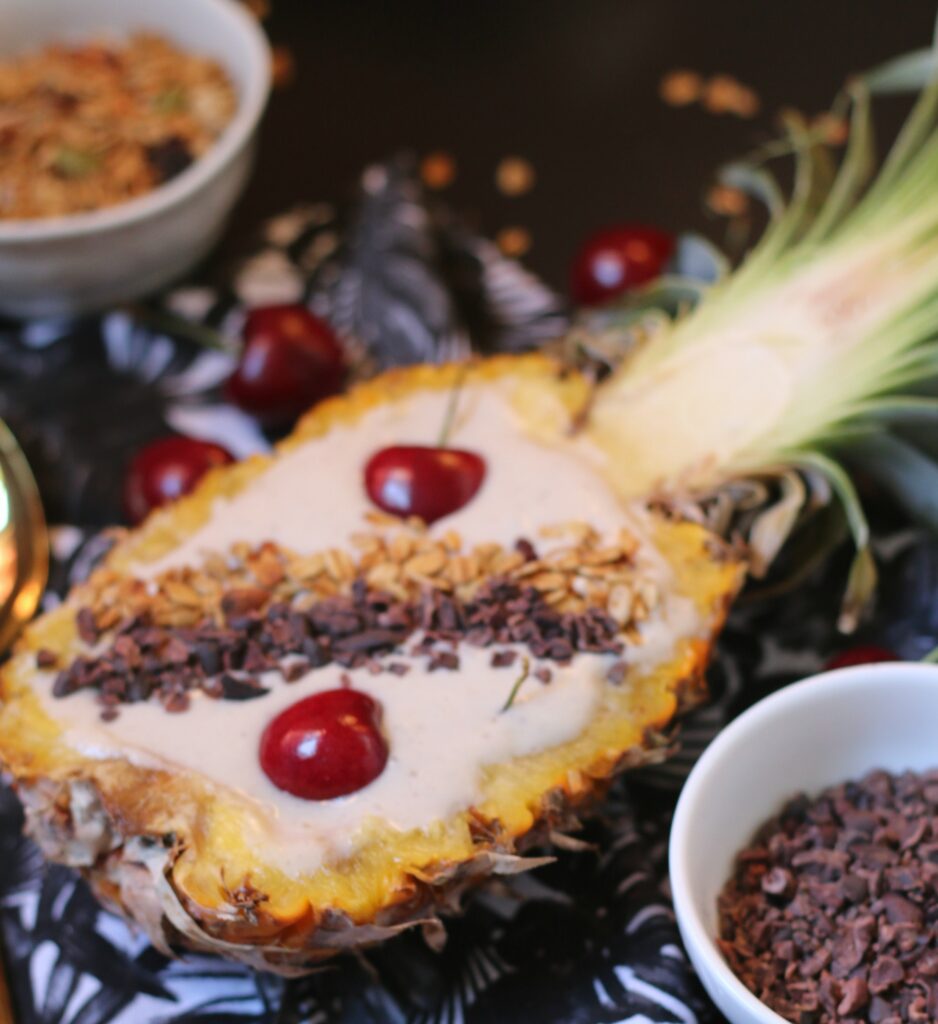 Smoothie Bowl - Pineapple Cherry Coconut Chocolate