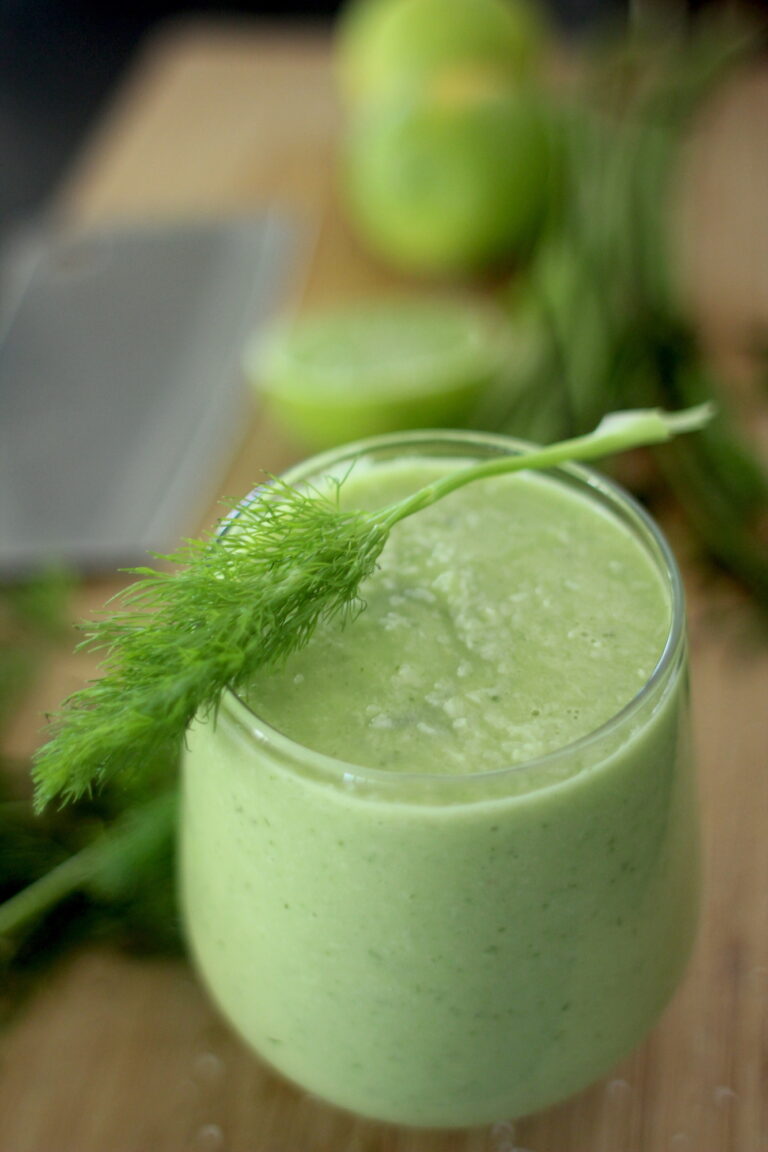 Recipe: Avocado Dill Smoothie | ROHTOPIA | Ganzheitliches Wohlfühlen