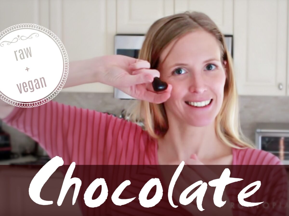recipe for raw vegan chocolate with cacao paste liqueur